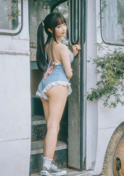 丝袜老师扒开双腿让我爽视频_DVD电影完整版在线观看